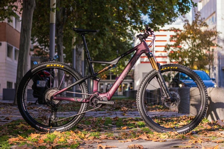 BICICLETA ELÉCTRICA TRAIL ORBEA RISE H10 2022 - Imagen 2