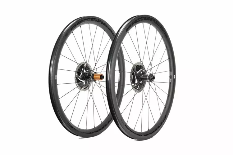 RUEDAS DE GRAVEL PROGRESS GR 40 2022