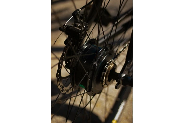 E-BIKE URBANA SIX BIKES FAT ESB-68 FALCON NEGRO MATE - Imagen 5